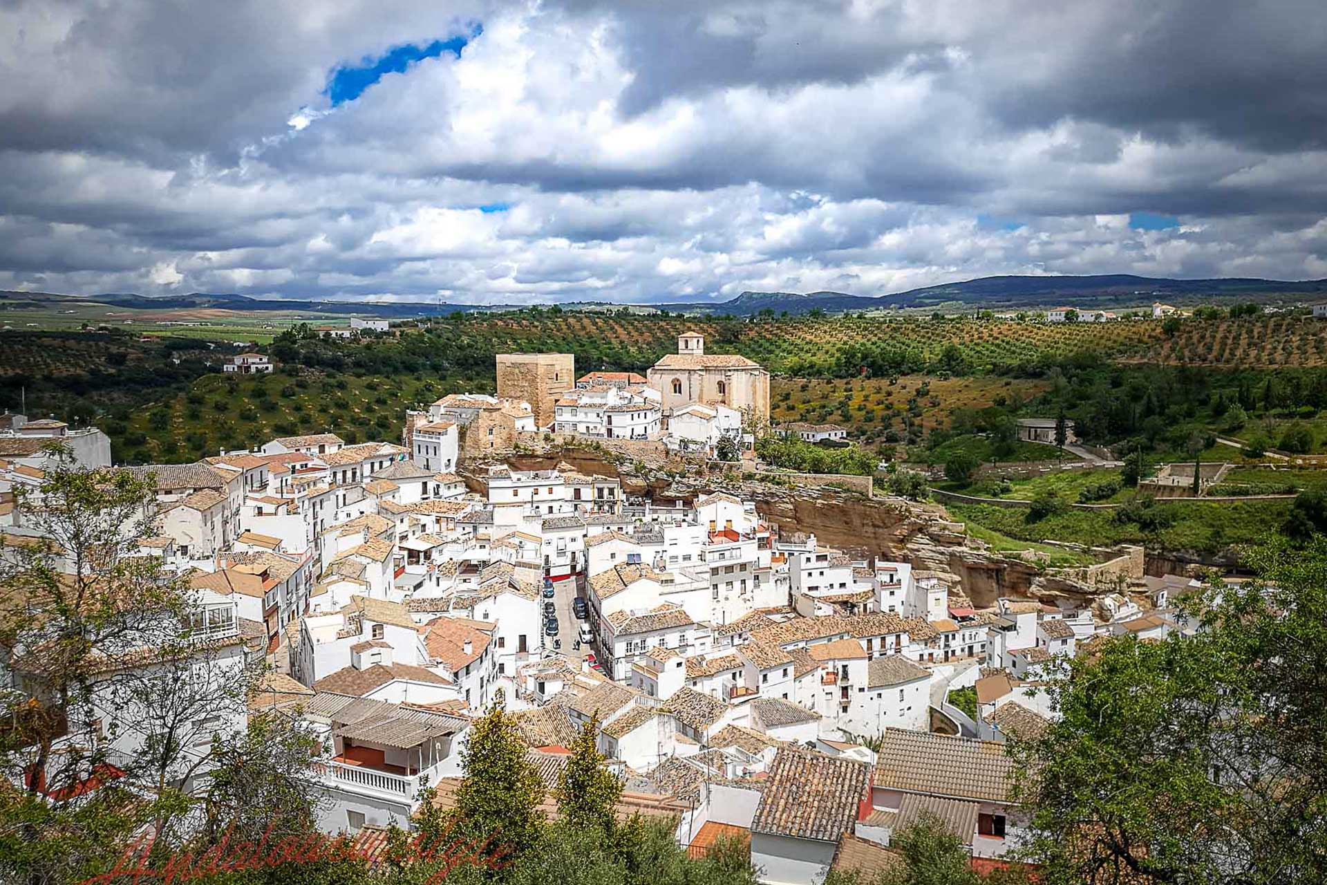 Foto de Bodegas Fuentezuelas en Setenil de las Bodegas, Cádiz